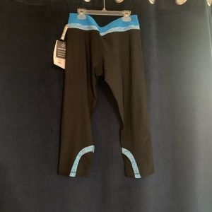 NWT VOGO Cropped Leggings